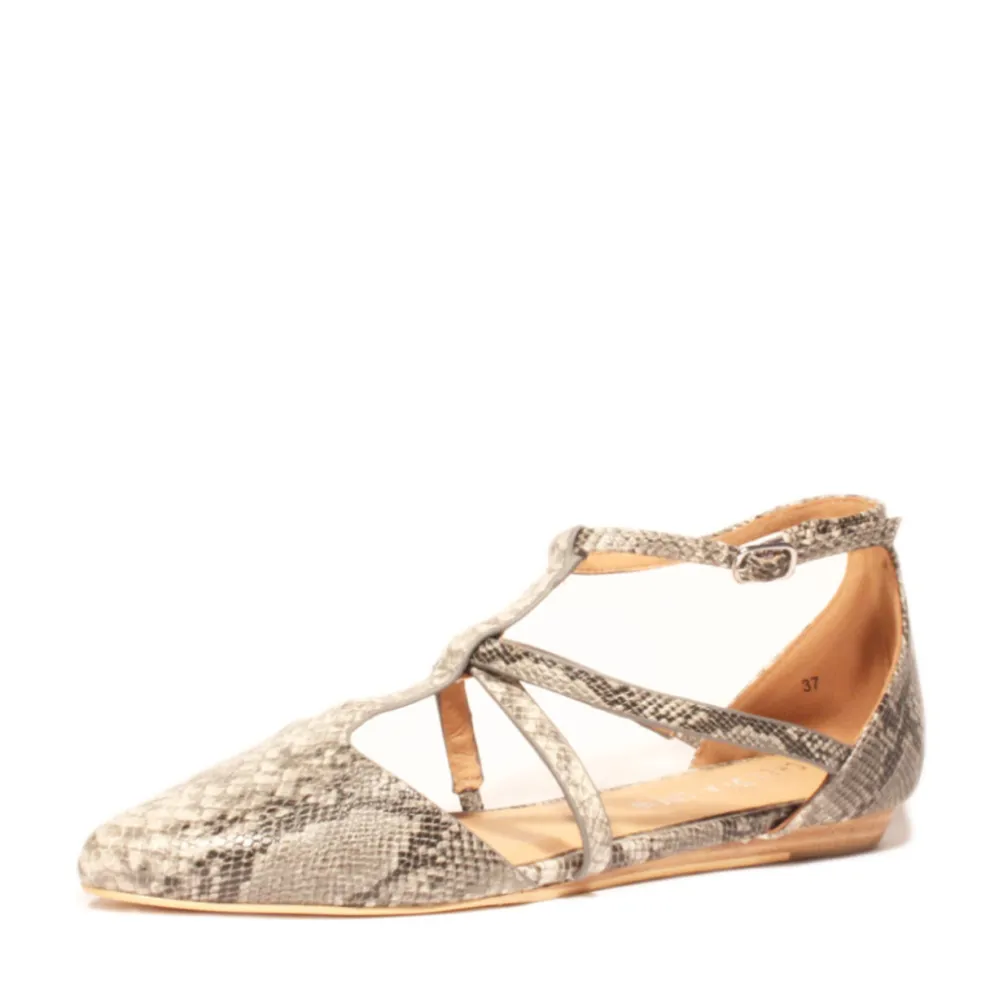 Gadget Multi-Strap Flats