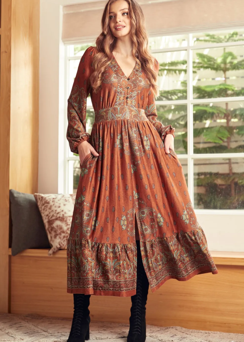 Goldie Hour V-Neck Midi Dress