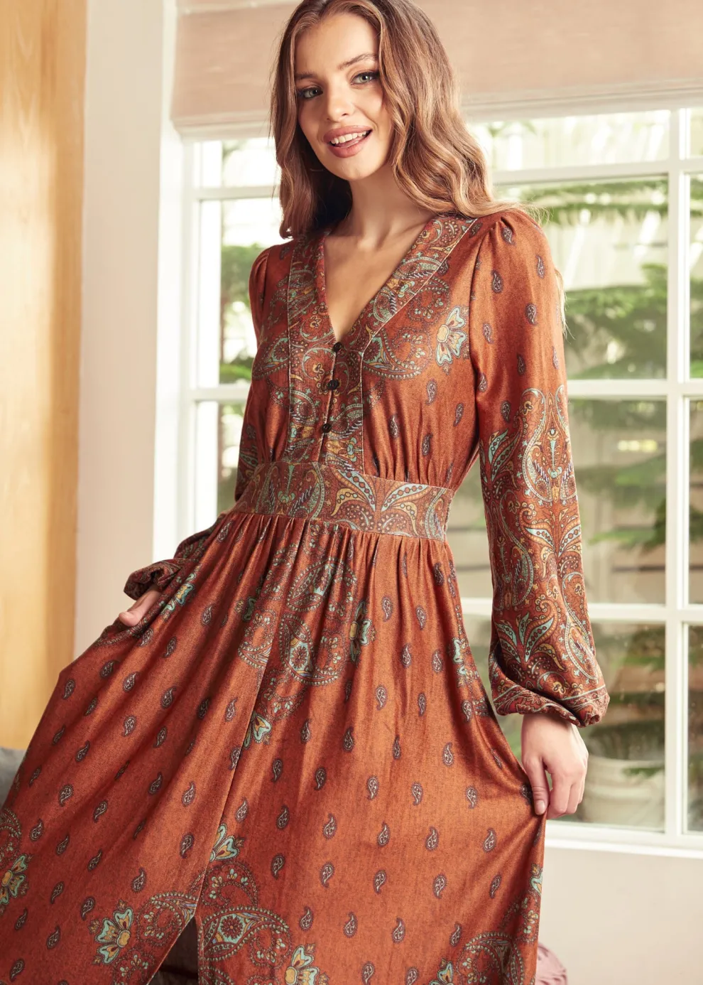 Goldie Hour V-Neck Midi Dress