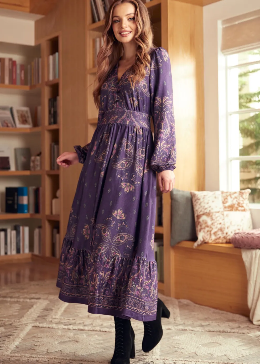 Goldie Hour V-Neck Midi Dress