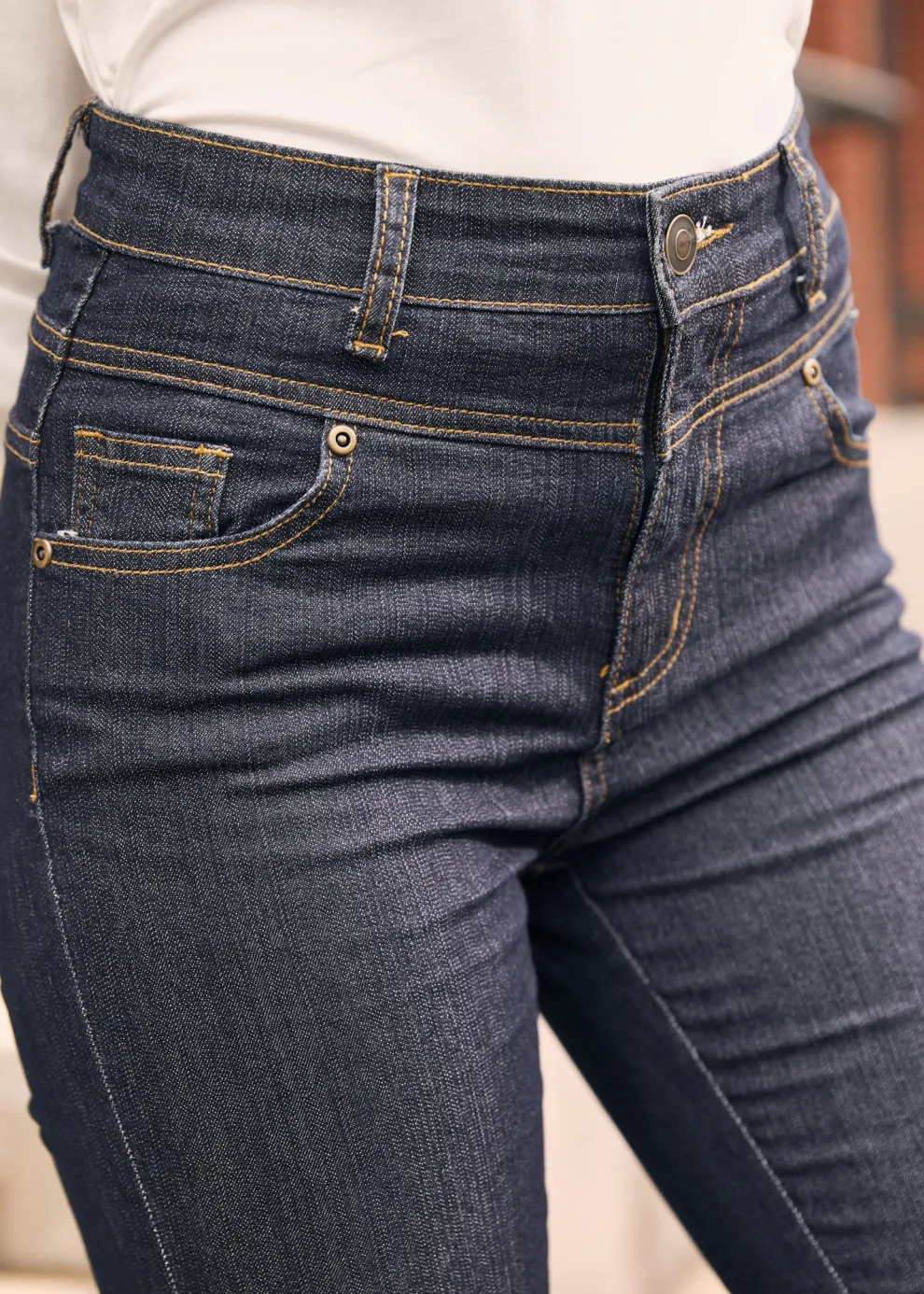 Karaoke Seamstress Buttoned Skinny Jeans