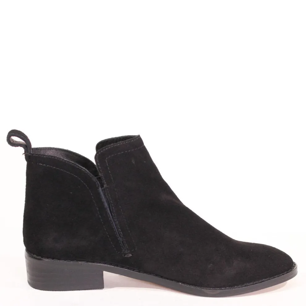 Kelly Chelsea Boots