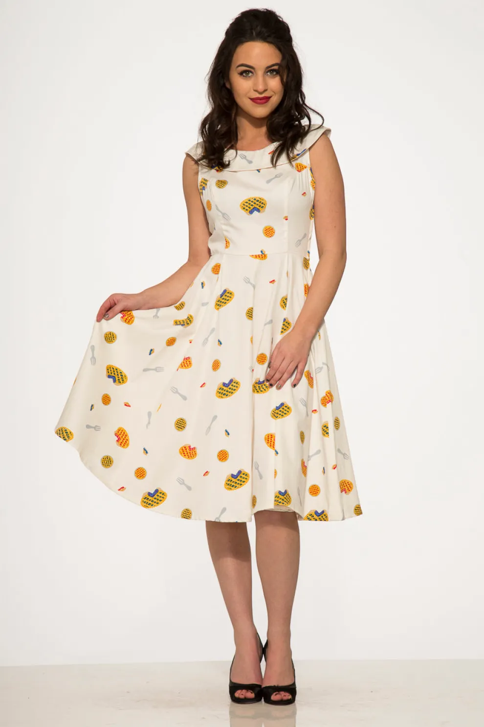 Pie Dress in Off White