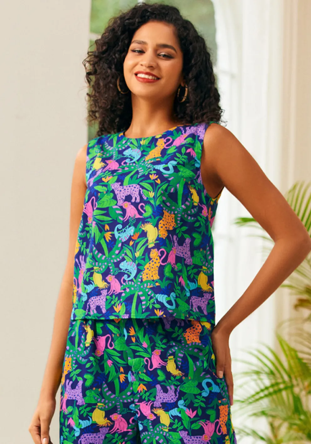 Sleeveless Scoop Neck Top